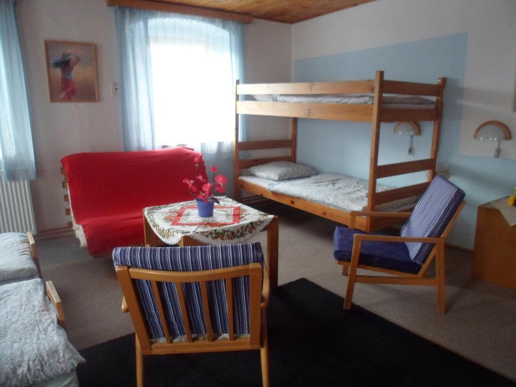 Pension Mikulka Mikulov v Krusnych Horach Dış mekan fotoğraf